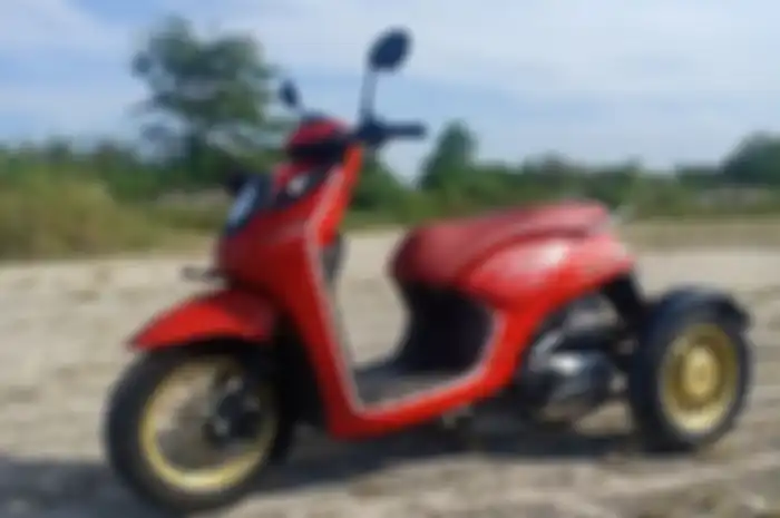 Foto ilustrasi Honda Scoopy trike. Modifikasi motor roda tiga garapan Rwin Development.