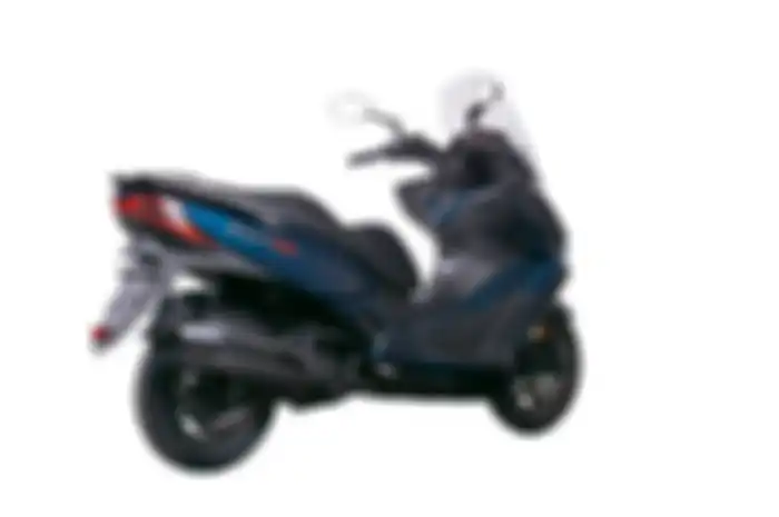 Tampilan samping dan belakang motor baru Modenas Elegan 250 EX 2023.
