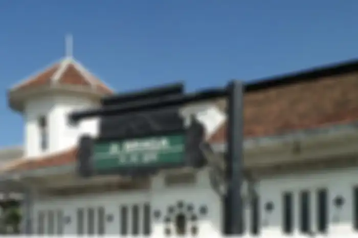 Braga salah satu tempat wisata di Bandung yang cocok buat hunting foto estetik sembari ngabuburit.