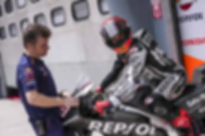 Marc Marquez tak kunjung mendapatkan hasil positif pada motor Honda RC213V terbaru. Sindir Direktur Teknik yang baru