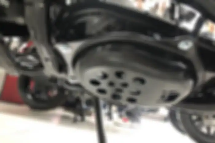 Posisi tangki Yamaha Grand Filano ada di dek kaki dan dilindungi cover baja. Aman dari banjir?