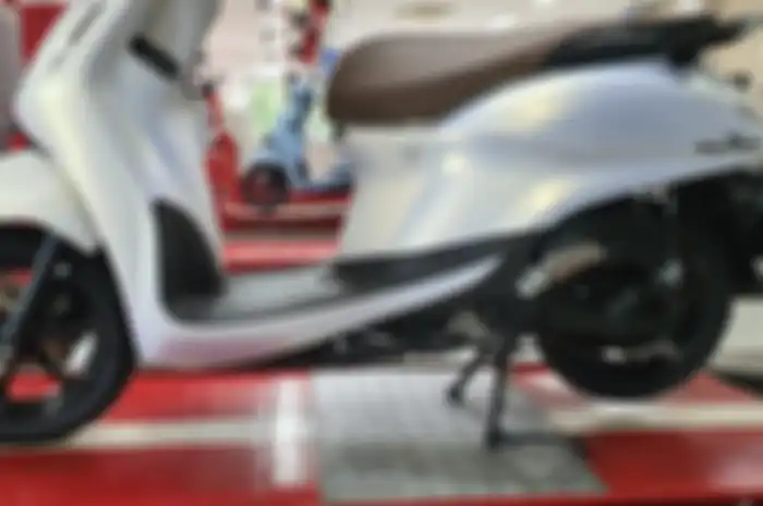 Tips modifikasi motor Yamaha Grand Filano Hybrid Connected. Ganti ban lebih lebar boleh atau enggak ya?