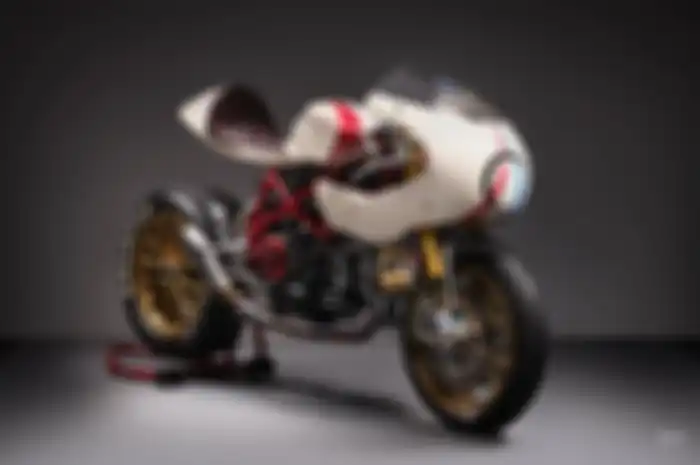 Aura balap klasik kerasa, modifikasi Ducati 749 rombak jadi cafe racer!