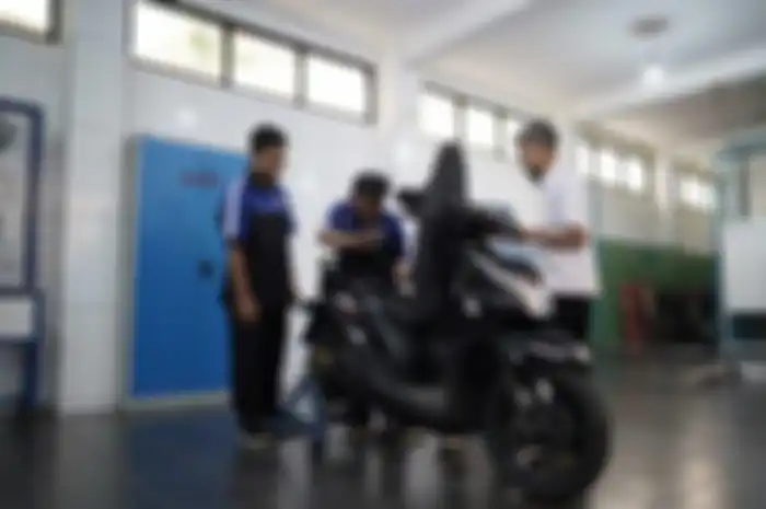 Siswa SMKN 8 Bandung memodifikasi motor Honda BeAT dikonversi jadi listrik.