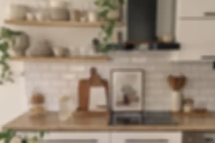 Potret desain dapur mungil yang lebih cerah saat Ramadan. Hiasan murah buat tampilan berubah.