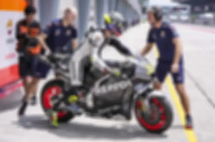 Lama menunggangi Suzuki GSX-RR, Joan Mir melakukan banyak adaptasi dengan Honda RC213V. 