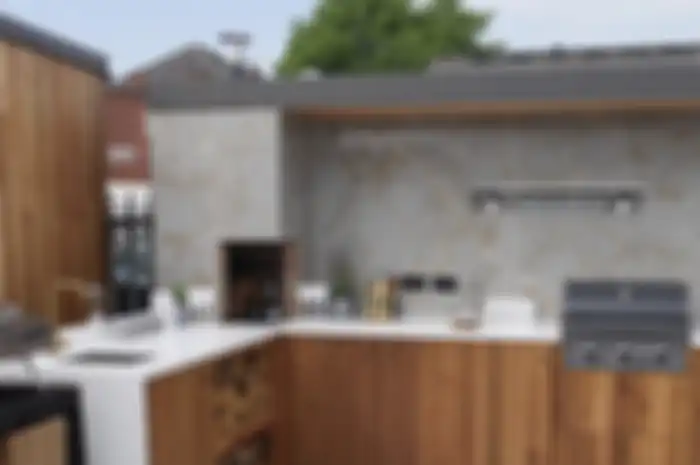 Potret dapur outdoor yang bikin penghuni rumah menjadi makin betah. Tetangga tambah iri melihatnya.