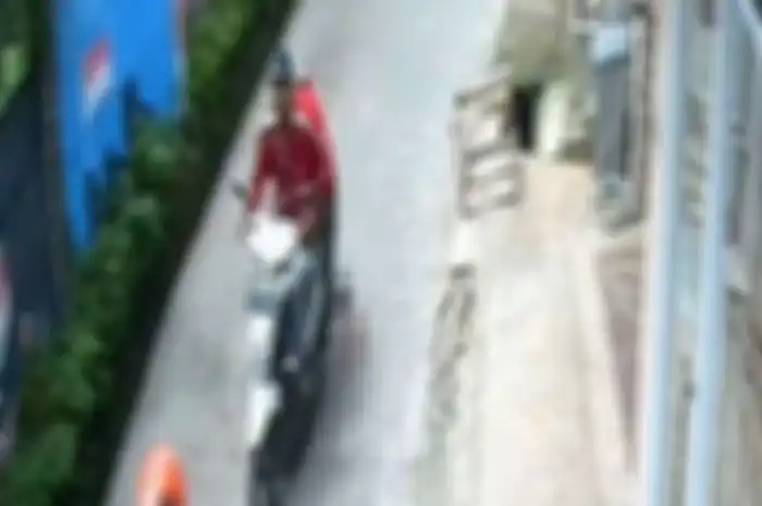 Pemotor yang tabrak ibu-ibu di Depok hingga sempat membuangnya ditangkap polisi.