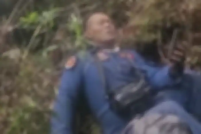 Foto korban kecelakaan helikopter Kapolda Jambi Irjen Rusdi Hartono yang terjatuh di hutan Kerinci.
