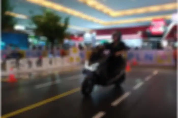 Area test ride indoor IIMS 2023 untuk motor listrik lokasinya di Hall C2.