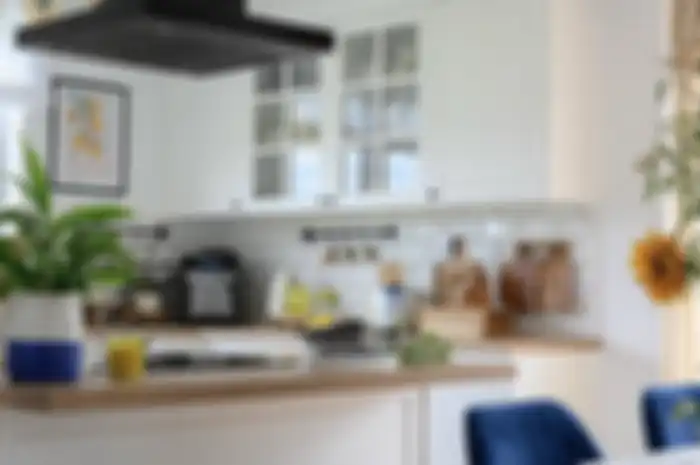 Foto dekorasi dapur sempit yang ditambahi elemen hidup. Jadi lebih segar saat panas menyerang Ramadan