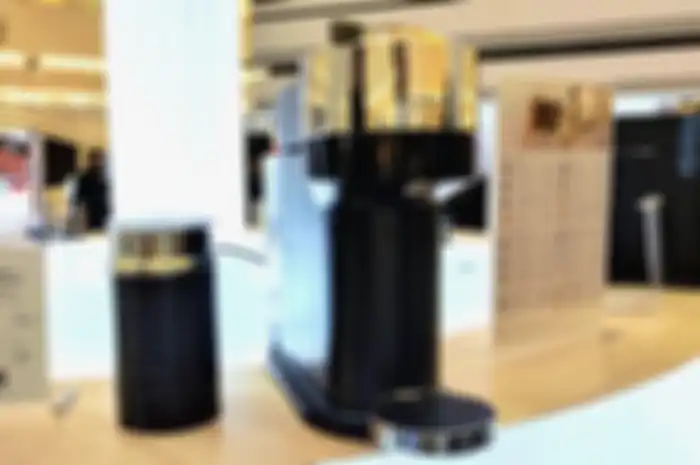 Nespresso Vertuo Next Premium Deluxe berteknologi Centrifusion dan dijual dengan harga Rp 5 jutaan.