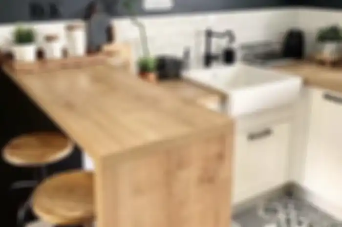 Potret dapur sempit yang tampil prima setelah menyiapkan hidangan Ramadan.
