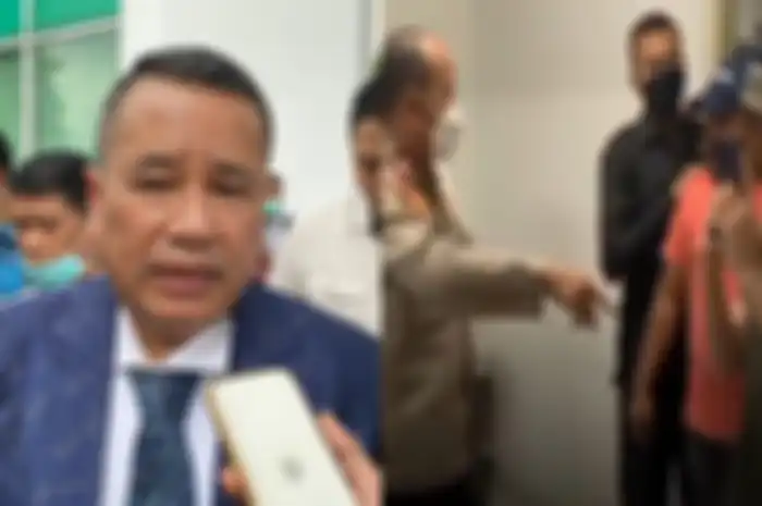 Viral debt collector bentak anggota polisi, Hotmas Paris dukung supaya mereka ditindak segera.