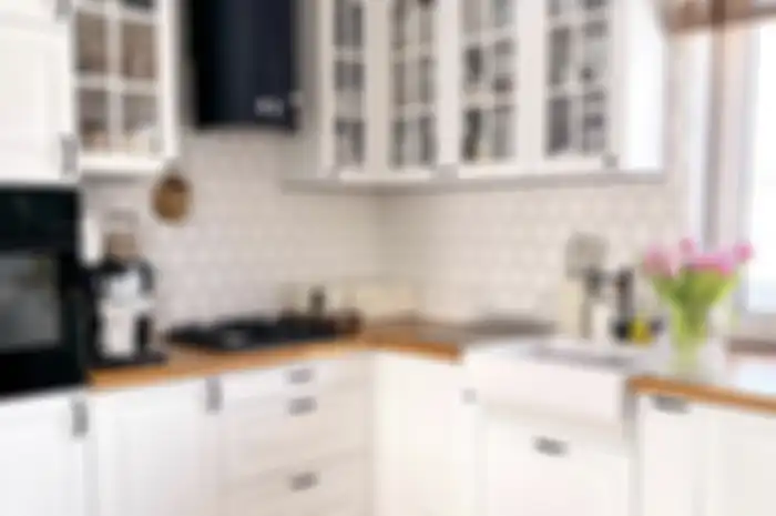 Tampilan lenari dapur yang terlihat lebih rapi. Begini cara menatanya dengan mudah.
