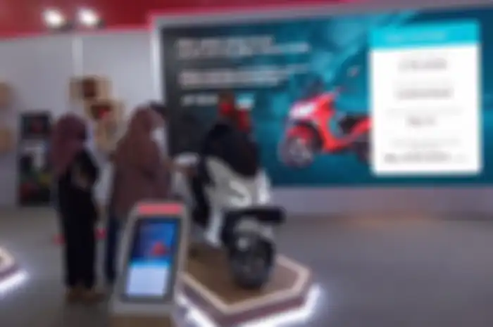 Motor listrik Polytron Fox R dijual di IIMS 2023.