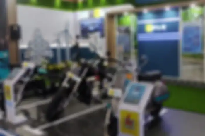 Konversi motor listrik dari PLN yang dipamerkan di IIMS 2023.