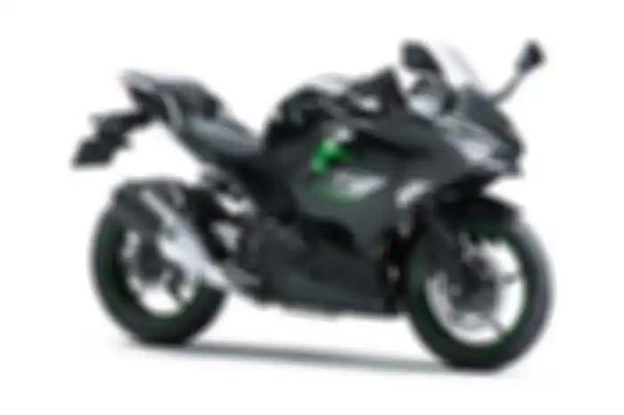 Salah satu warna baru Kawasaki Ninja 250 2023, yaitu Metallic Gray Carbon.
