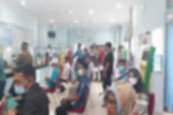 Ilustrasi suasana samsat. Pemutihan 2023 akan berakhir, cepat bayar pajak kendaraan caranya gampang.