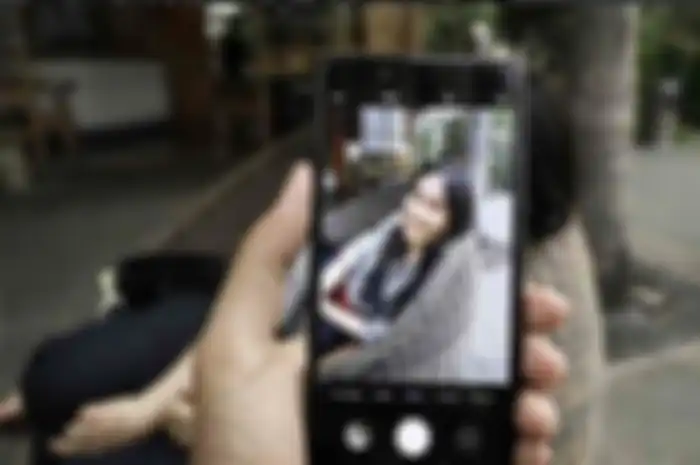 Begini cara foto yang keren cuma bermodalkan smartphone Android. Cukup pakai setting kamera seperti ini.