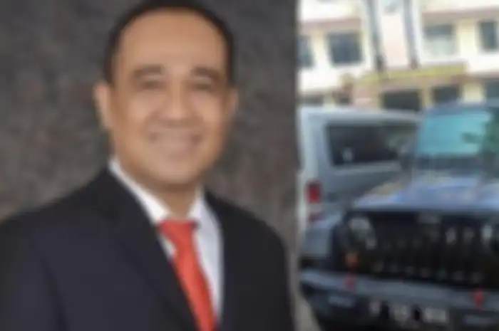 Rafael Alun Trisambodo anak buah Dirjen Pajak yang cuma melaporkan dua unit mobil ini. Tak ada Jeep Rubicon.
