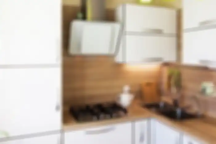 Foto desain dapur sempit terlihat lebih cantik berkat pilihan warna kitchen set agar makin segar buat Ramadan.