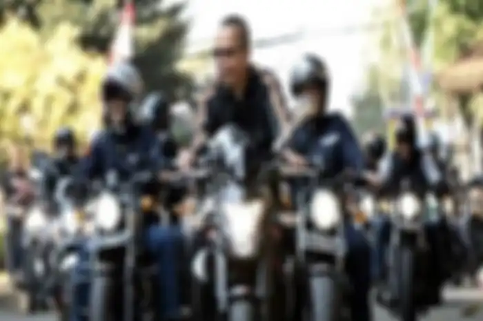 Foto Dirjen Pajak Suryo Utomo pamer naik moge viral. Menkeu Sri Mulyani dibikin kalang kabut.