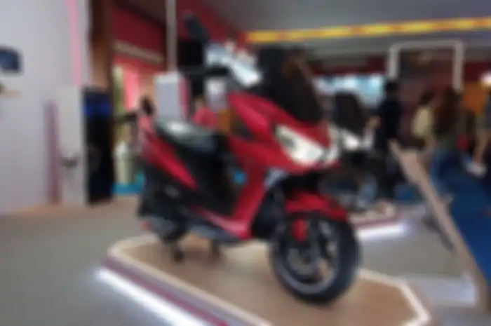 Motor listrik Polytron Fox R tampil di IIMS 2023, desain mirip Honda PCX.