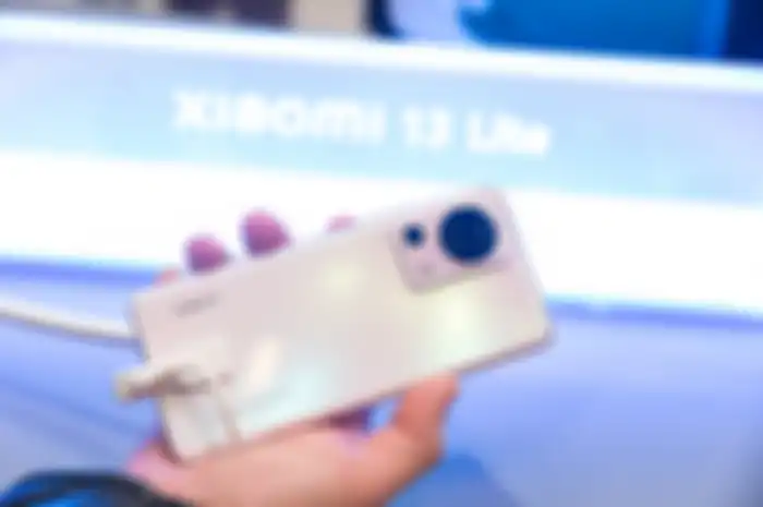 Tampilan body belakang Xiaomi 13 Lite .