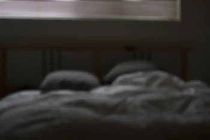 Inspirasi warna gelap aesthetic untuk kamar tidur