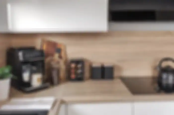 Potret dapur sempit yang terlihat sempurna. Ini cara membersihkan bagian yang sering terlewat.