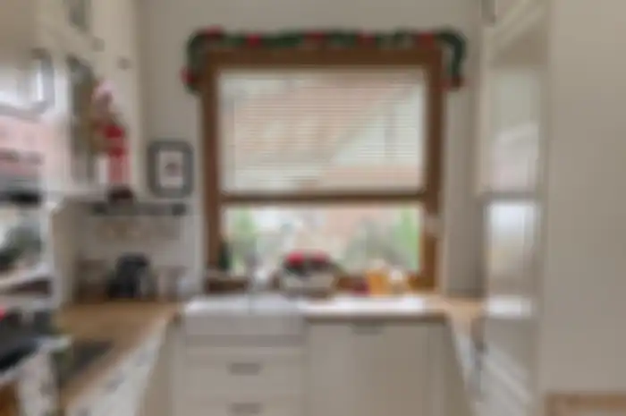 Foto dapur mungil yang terlihat makin sempurna. Ini cara menatanya tanpa harus keluar biaya mahal.