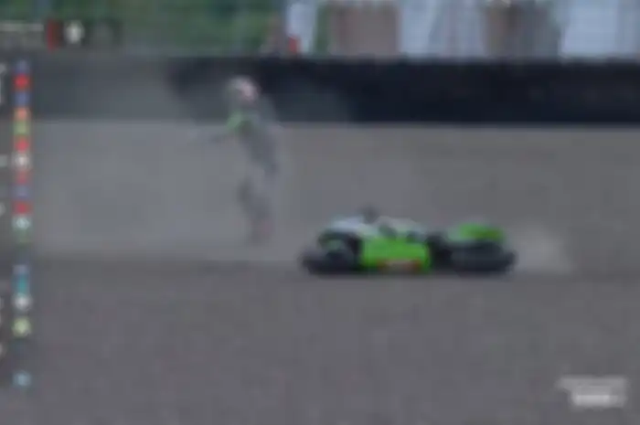 Jonathan Rea crash di tikungan 2 Sirkuit Mandalika pada sesi Superpole Race WSBK Mandalika 2023, Minggu (5/3/2023).