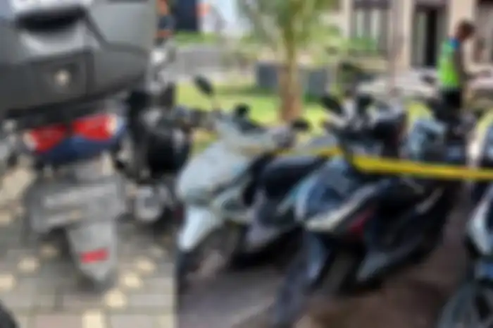 Bule Rusia pakai motor dengan pelat nomor palsu (kiri) dan Polres Klungkung berhasil amankan 8 motor yang pakai pelat nomor palsu (kanan).