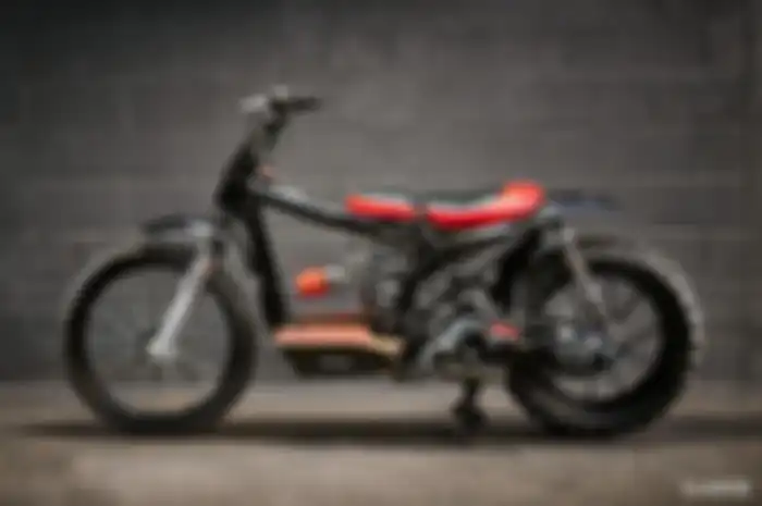 Gokil nih, modifikasi motor Piaggio Liberty 150 bergaya flat tracker. Matic pelibas tanah!