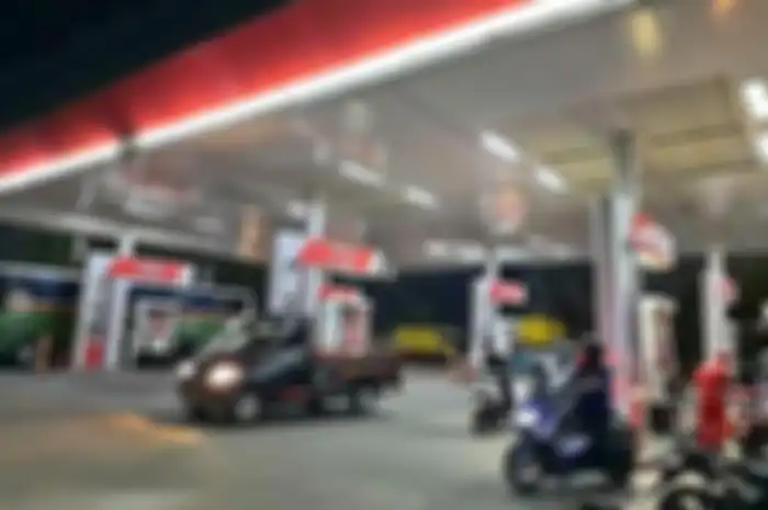 Isi bensin ketika hujan atau malam dianggap dapat lebih banyak literan benarkah demikian