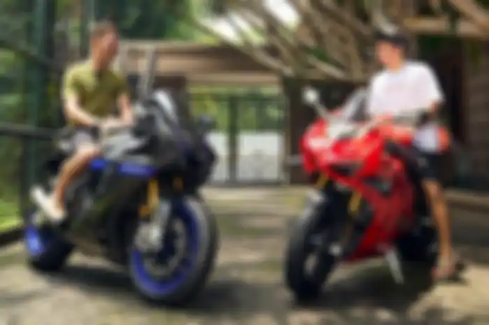Alshad Ahmad dan Dominique Aegerter di atas Yamaha R1 dan Ducati Panigale V4S