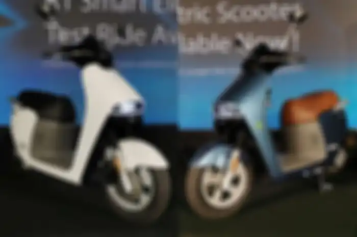 Jarak tempuh 110 km, motor listrik Blueshark R1 dan R1 Lite resmi meluncur.