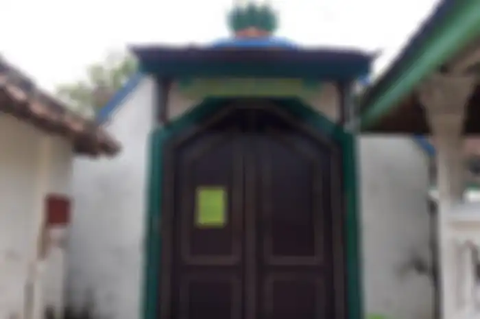Makam Jaka Tingkir aka Sultan Hadiwijaya di Desa Butuh, Sragen.