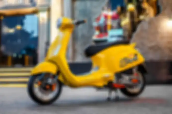 Modifikasi motor Vespa Primavera dipasang berbagai spare part Stage 6.