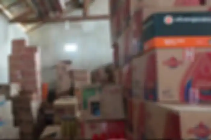 Penjual sparepart dan oli palsu di Jember ditangkap polisi, kemasan mirip harga lebih murah.