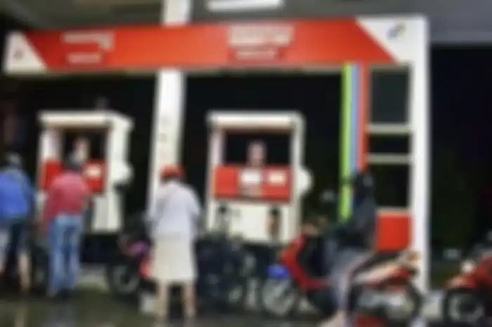 Update harga bensin Pertamina 1 April 2023, Pertamax Turbo dan Dexlite resmi turun harga.