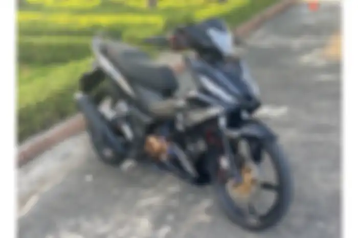 Modifikasi motor Honda Supra GTR 150 garapan biker Vietnam.