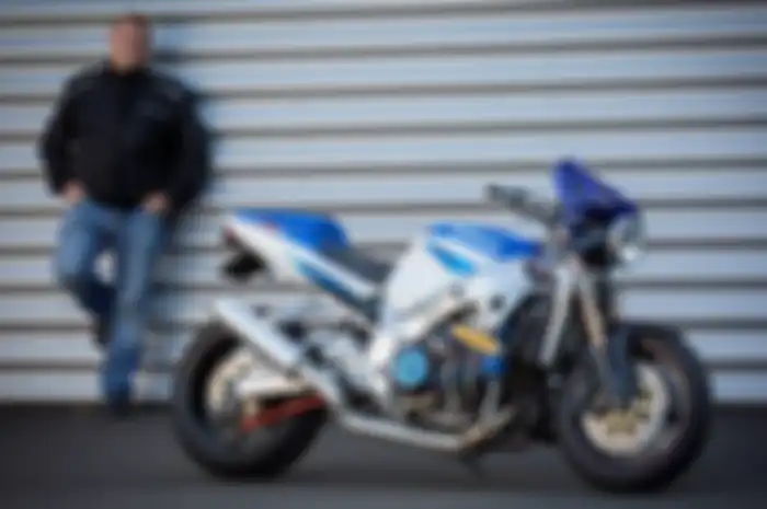 Rami Aro bersama Suzuki GSX 1000 bermesin Hayabusa Turbo