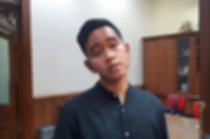 Wali Kota Solo, Gibran Rakabuming Raka berencana beli motor listrik buat lurah dan camat.