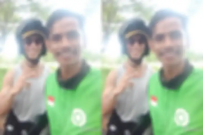 Momen setelah driver ojol mengajarkan bule naik motor, dapat uang Rp 500 ribu.