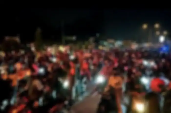Pemudi jalur Pantura Cirebon padat merayap 