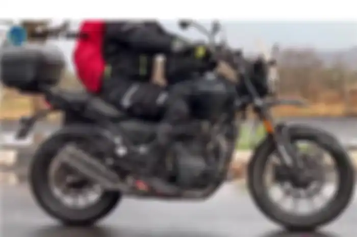 Motor scrambler misterius kolaborasi Bajaj dan Triumph