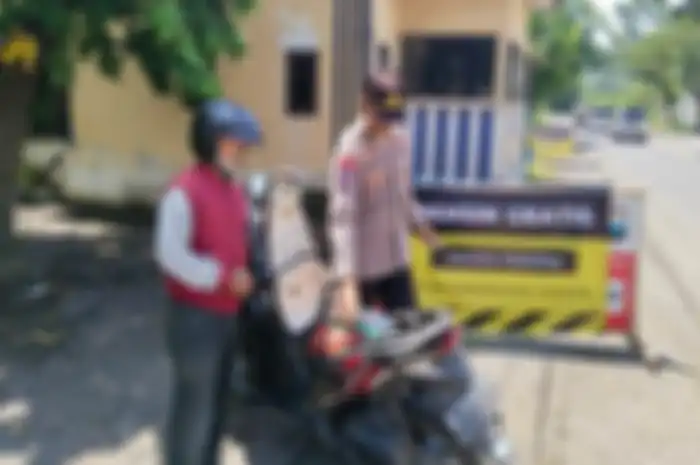 Polres Situbondo adakan bensin gratis sampai layanan tambal ban tanpa bayar, khusus pemudik.