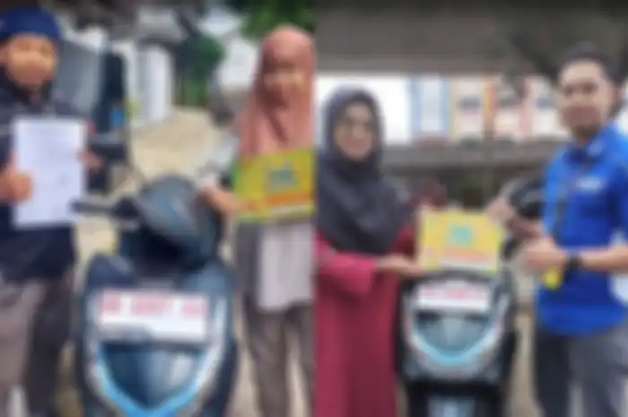 Beberapa konsumen yang mendapatkan THR setelah beli motor baru Yamaha FreeGo 125 Connected.